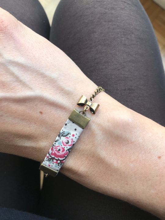 bracelet gourmette tissu fleuri