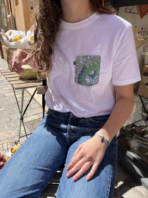 T-shirt blanc poche tissu provençal bleu vert César – Image 5